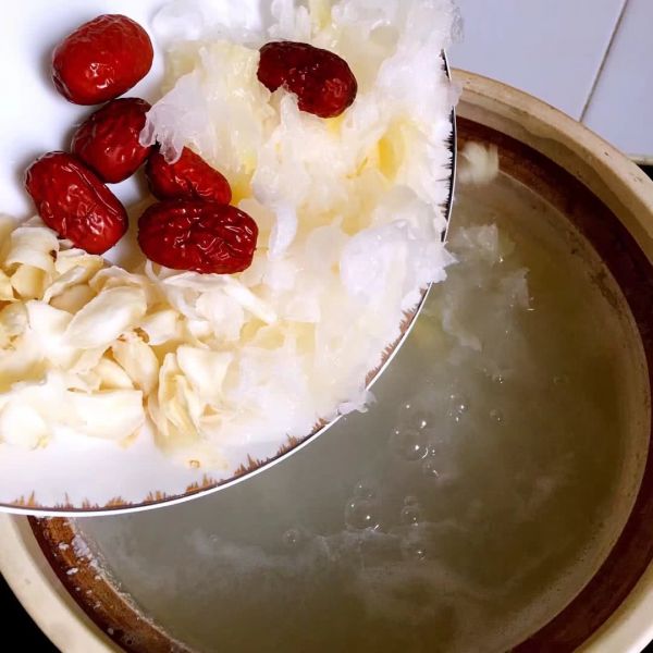 红枣百合银耳粥