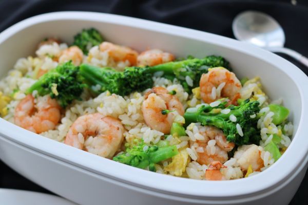 西蓝花虾仁炒饭