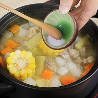 如何制作甘蔗玉米羊肉汤？