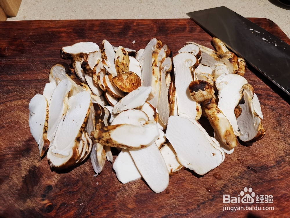 奶奶教你做鲜松茸土鸡汤