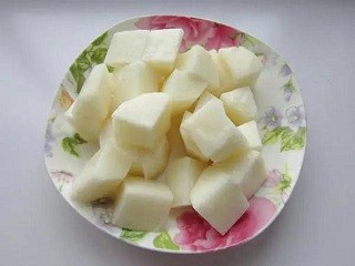 山药木耳炖鸡怎么做？