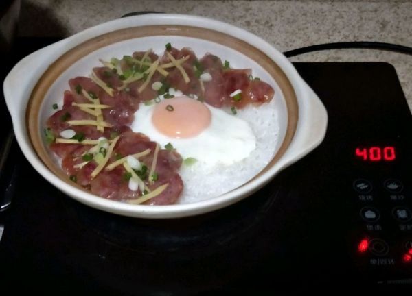 广式腊肠煲仔饭