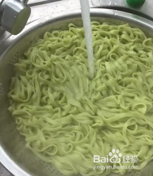 如何自制家庭版杂酱面?