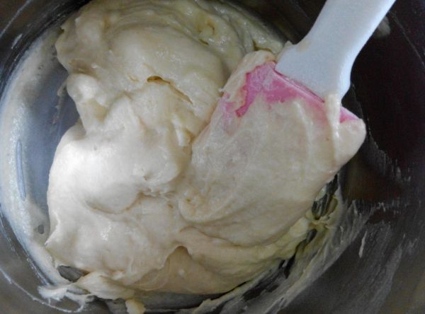 花朵奶油香芒戚风蛋糕