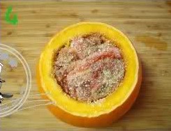 牛仔骨粉蒸南瓜盅