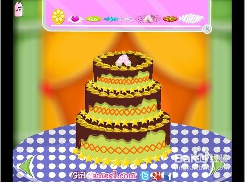 新婚蛋糕装饰小游戏怎么玩呢?