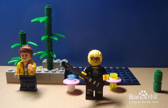 如何用积木拼装竹林练习唱歌的场景