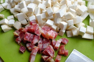 腊肠荷兰豆炒杏鲍菇怎么做好吃？详细教程