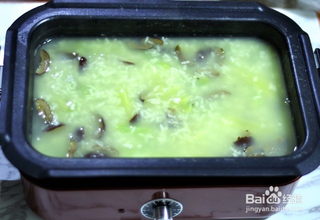 红枣猕猴桃粥的做法