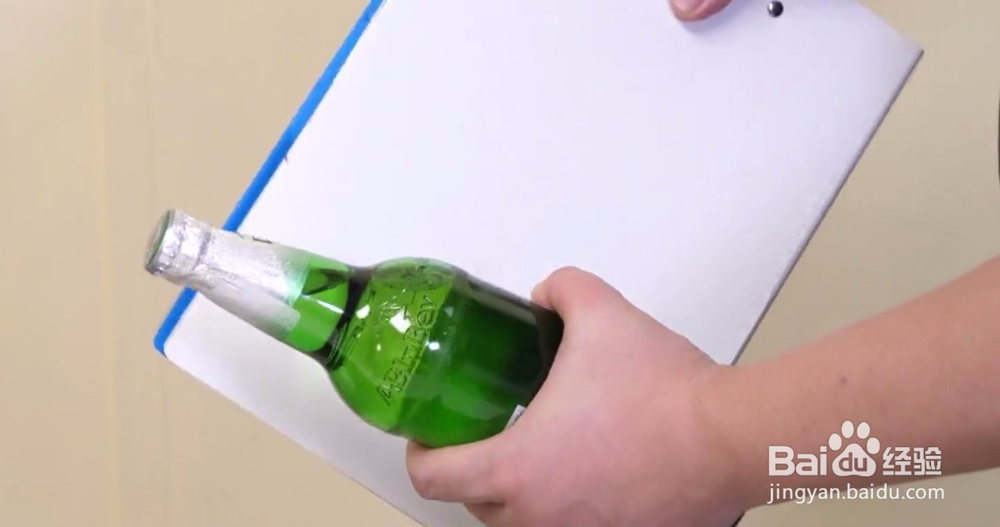 花式酷炫的开瓶盖方法，学会可以用来撩妹哦