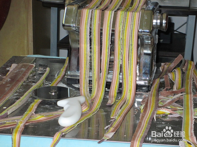 玩儿出色彩---彩带面条