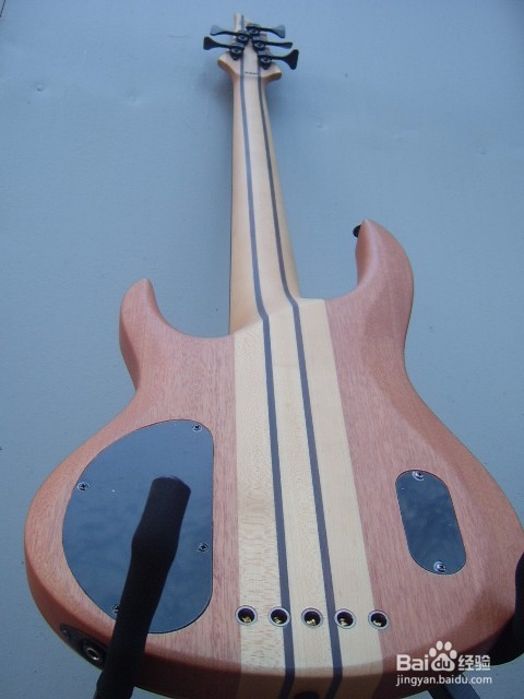 四弦贝斯怎么降调