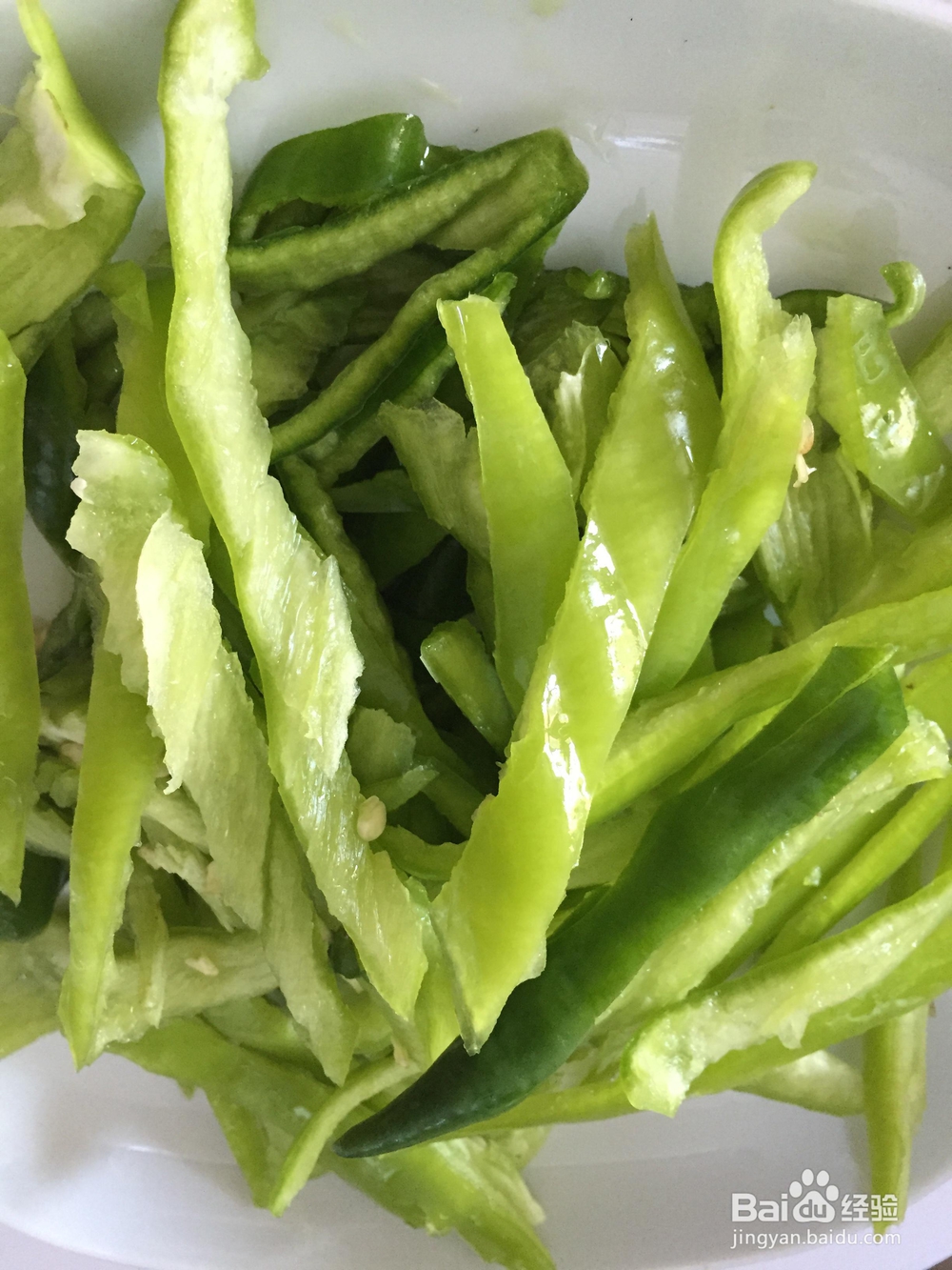 营养美味的辣炒小鱼干