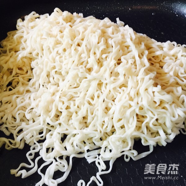 培根炒面的做法