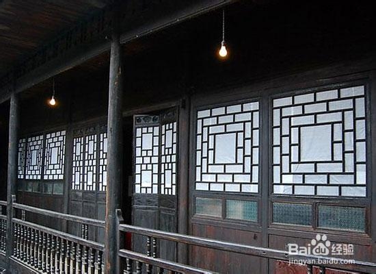 坐落凤凰内，回到古时来