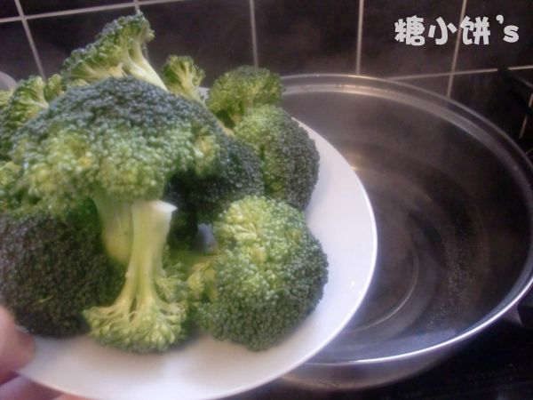 焗烤西兰花培根卷