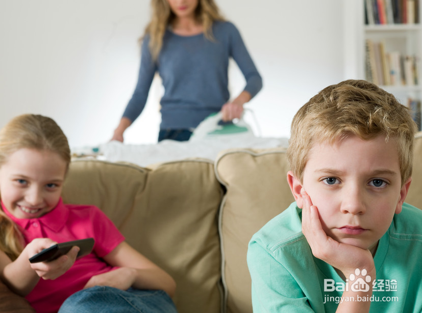 孩子总是看电视,不爱看书该怎么办?