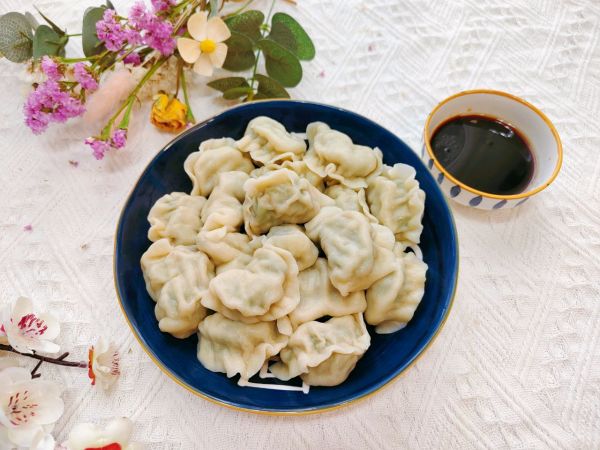 一口鲜荠菜饺子