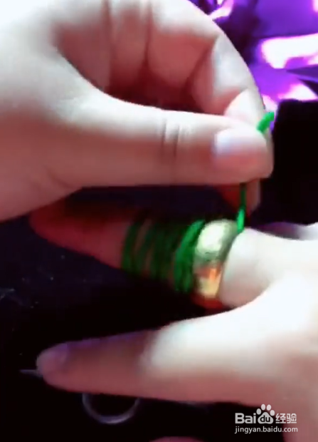 戒指摘不下来怎么办？