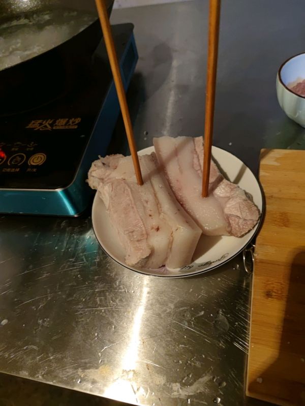 黔西黄粑炒回锅肉