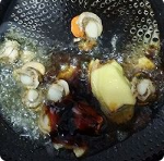 鲜虾扇贝肉焖饭