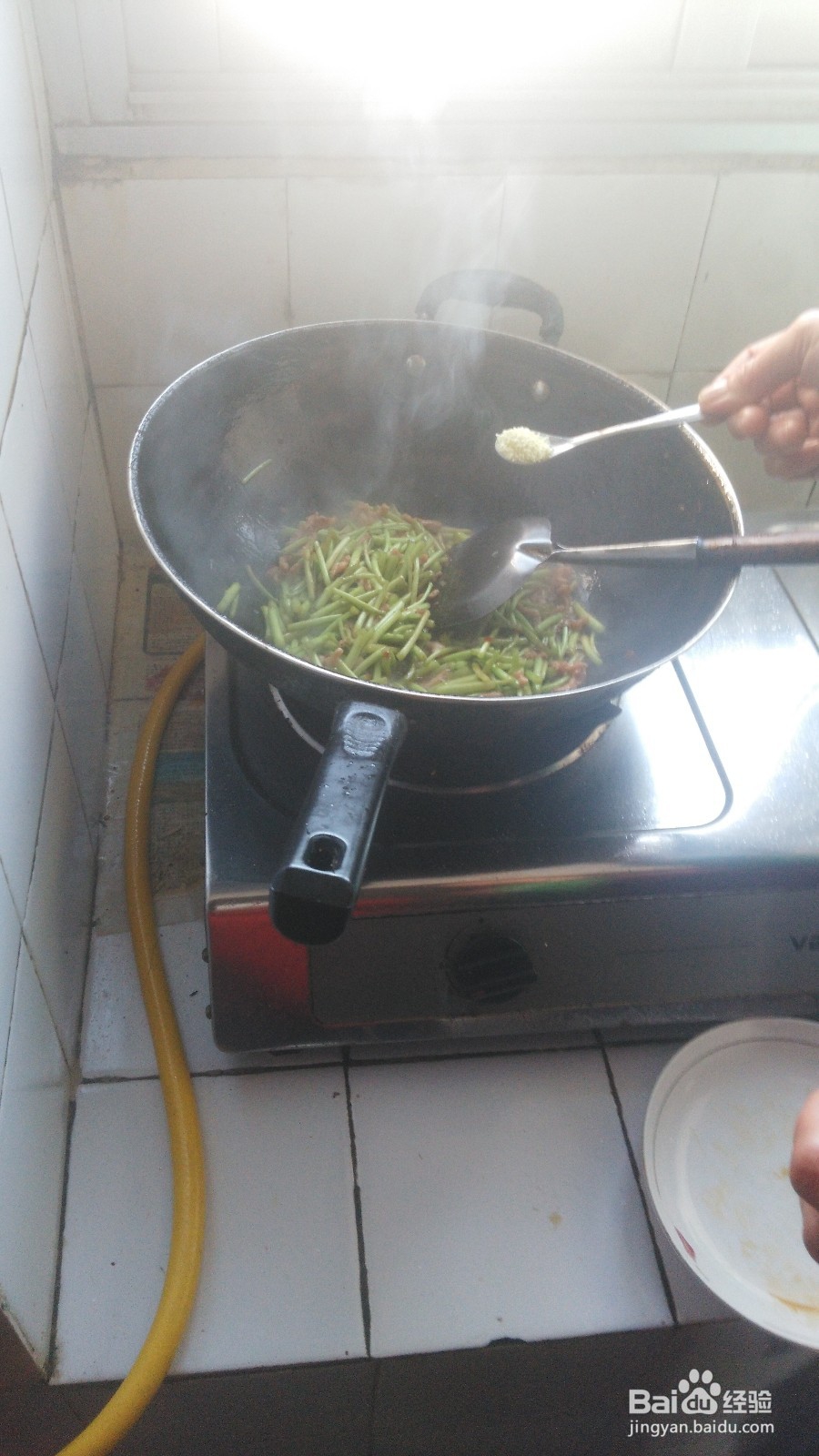 怎样做藜蒿炒肉