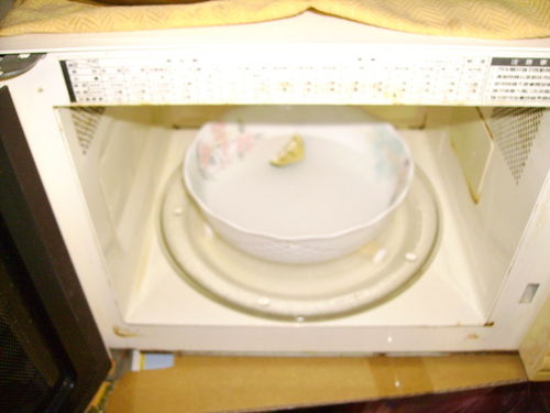 轻松清洁微波炉