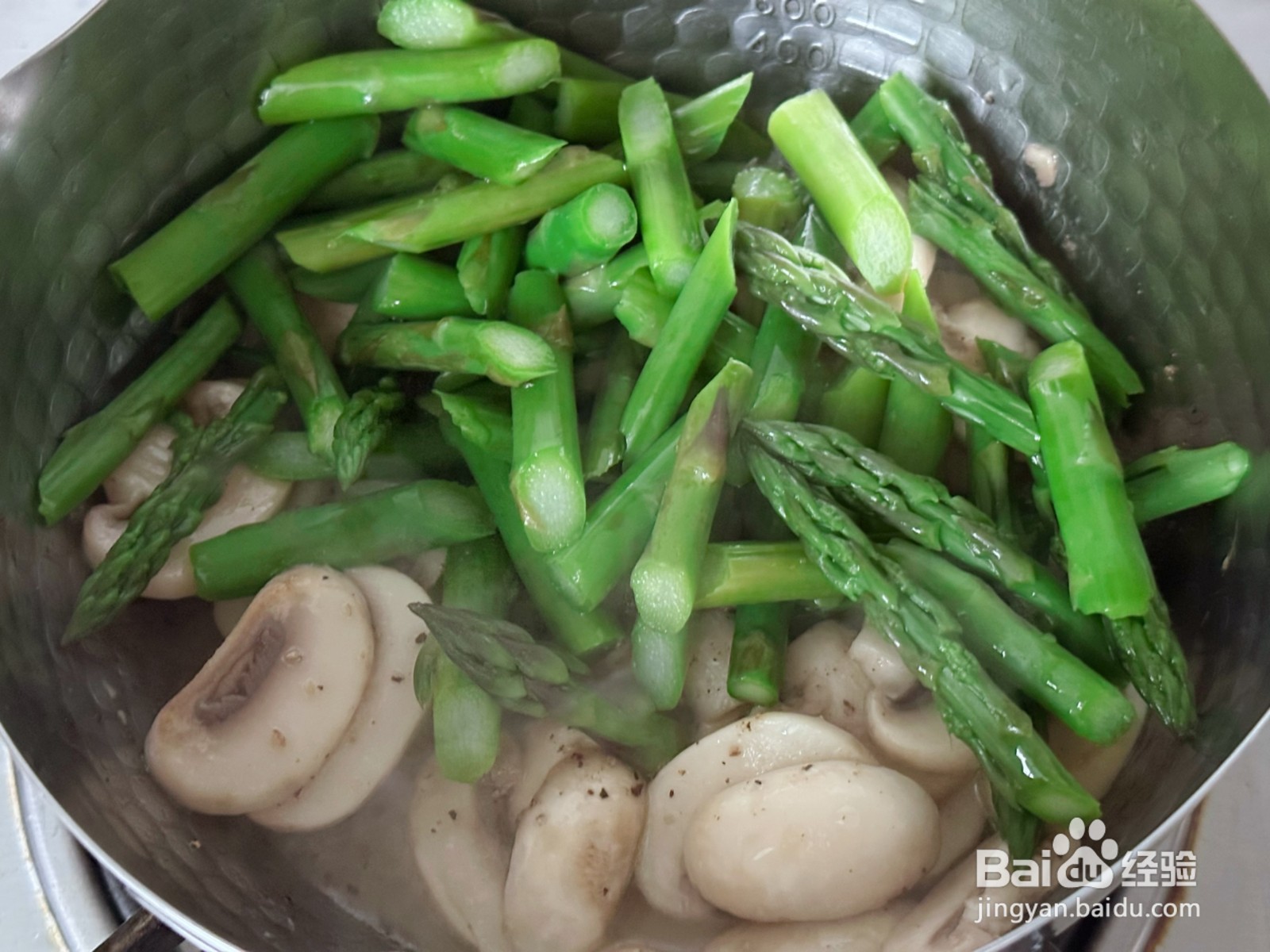 芦笋炒口蘑的做法