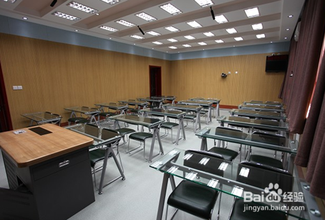 如何进行校园电视台搭建