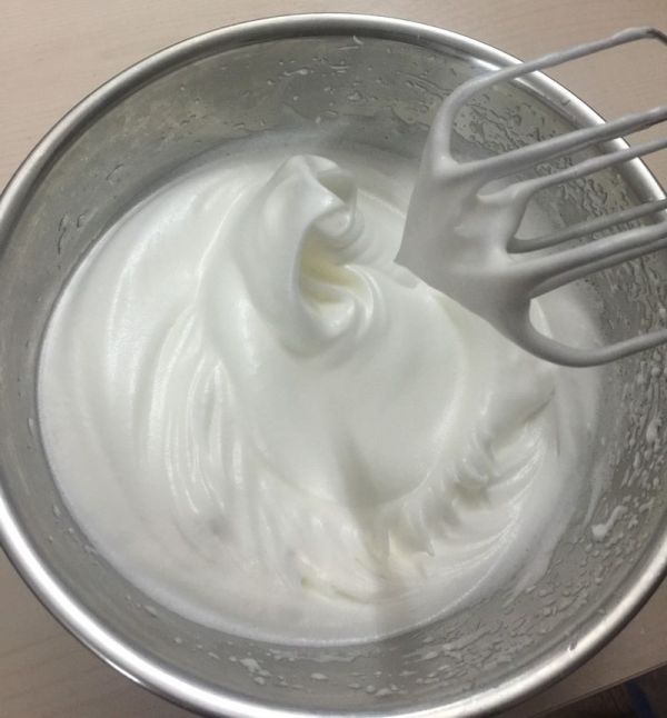 拉花轻乳酪蛋糕