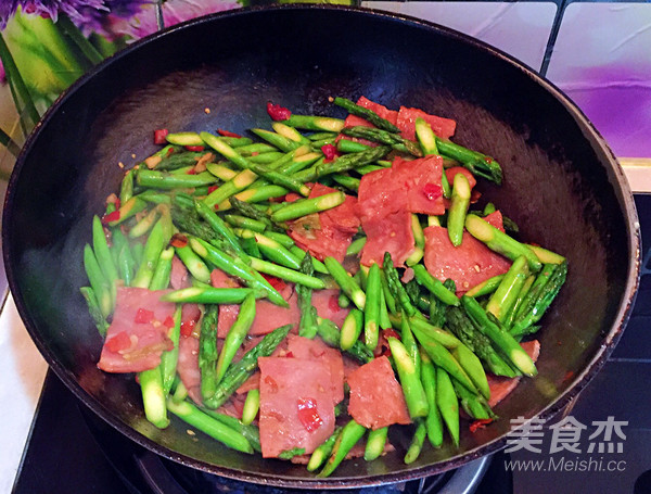 剁椒培根炒芦笋