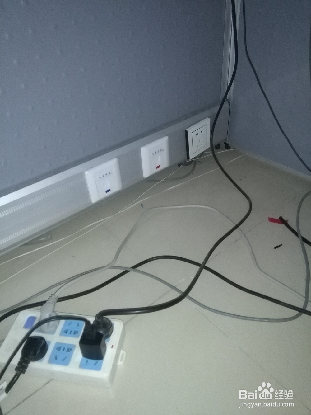 办公室的网络和电话布线