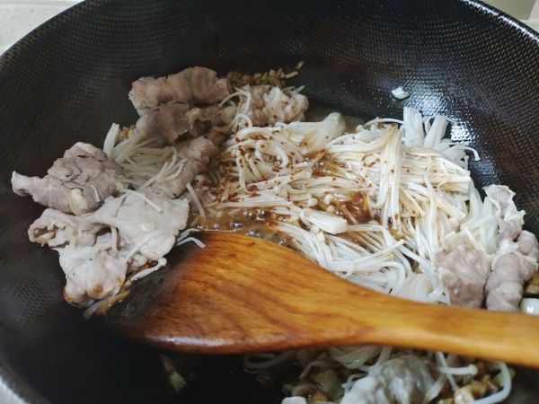 极鲜肥牛金针菇卷