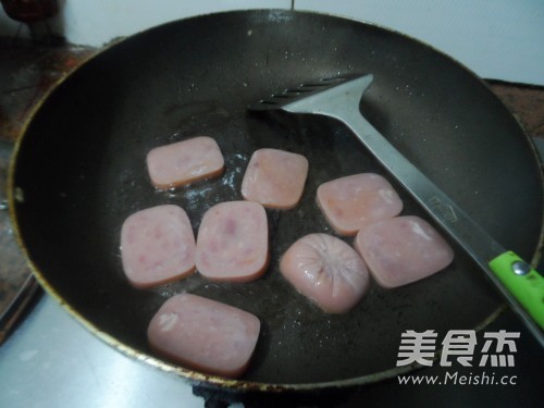 火腿鸡蛋饼的做法