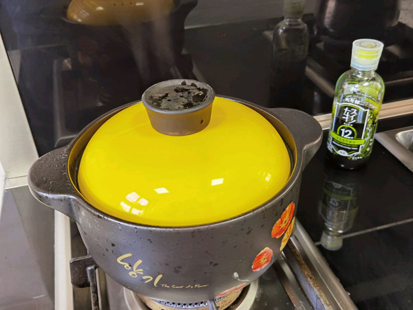 砂锅螃蟹炖骨汤