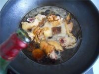 小鸡炖蘑菇做法（东北菜）