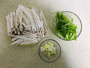 青椒炒杏鲍菇的做法