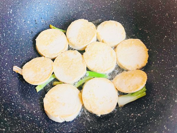 金龙鱼煎煮素鸡马兰头