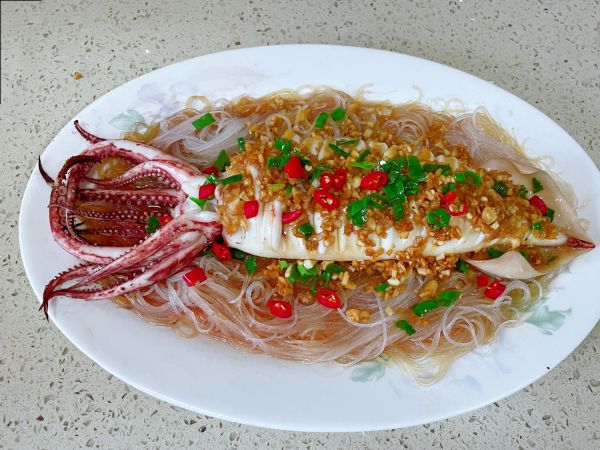 蒜蓉粉丝蒸鱿鱼
