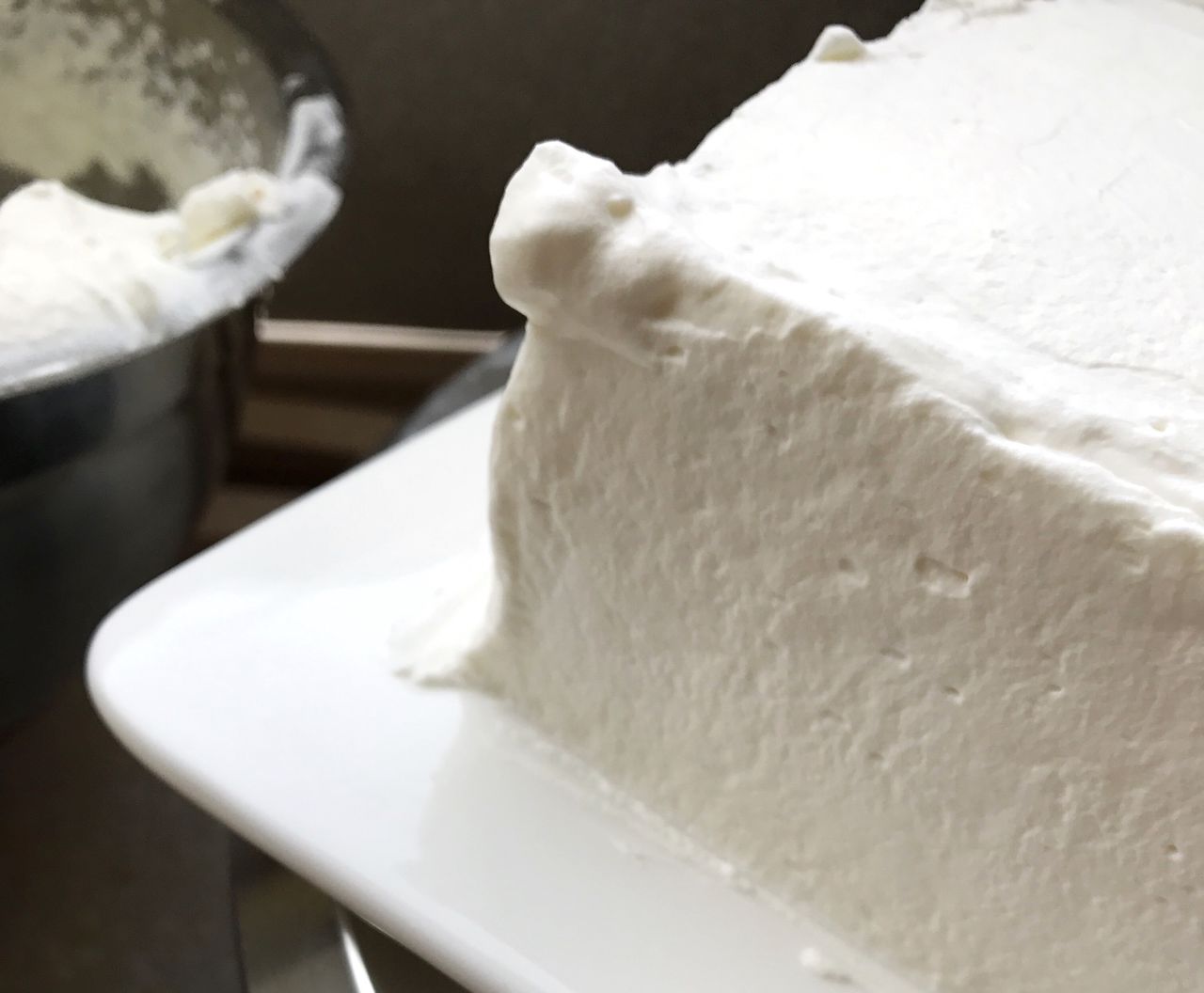 让我们一起学习草莓慕斯奶油蛋糕的做法吧