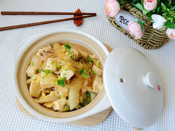 大白菜五花肉豆腐炖粉条