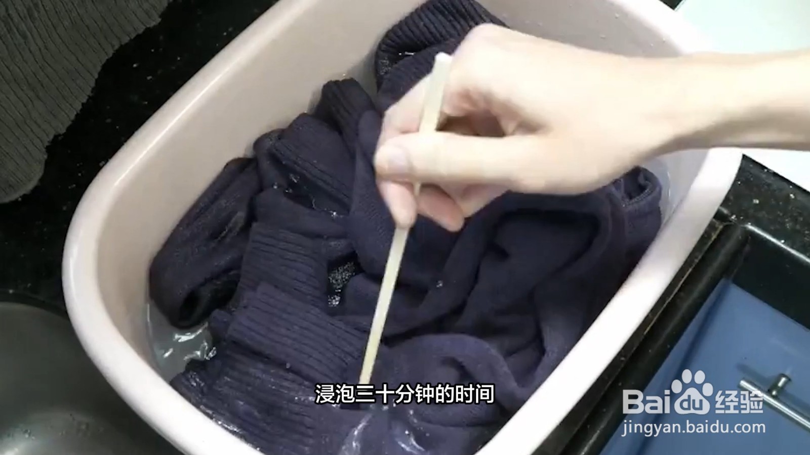 衣服毛领压变形了怎么恢复