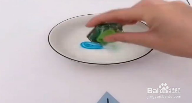 如何妙用牙膏和风油精