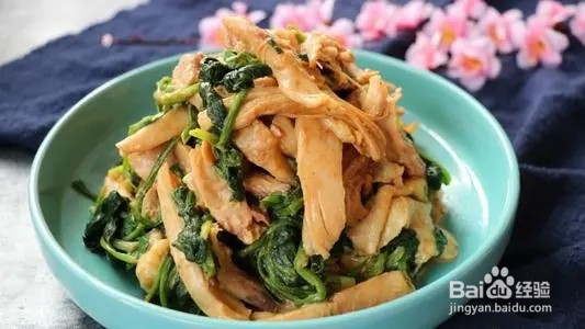 菠菜炒鸡胸肉