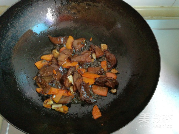 芦笋炒口条的做法