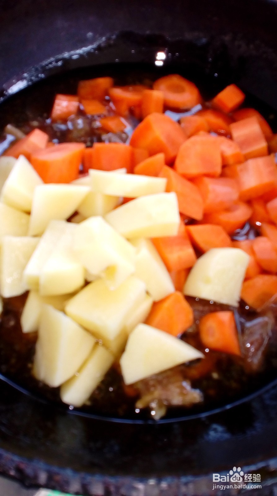 牛肉炖胡萝卜土豆