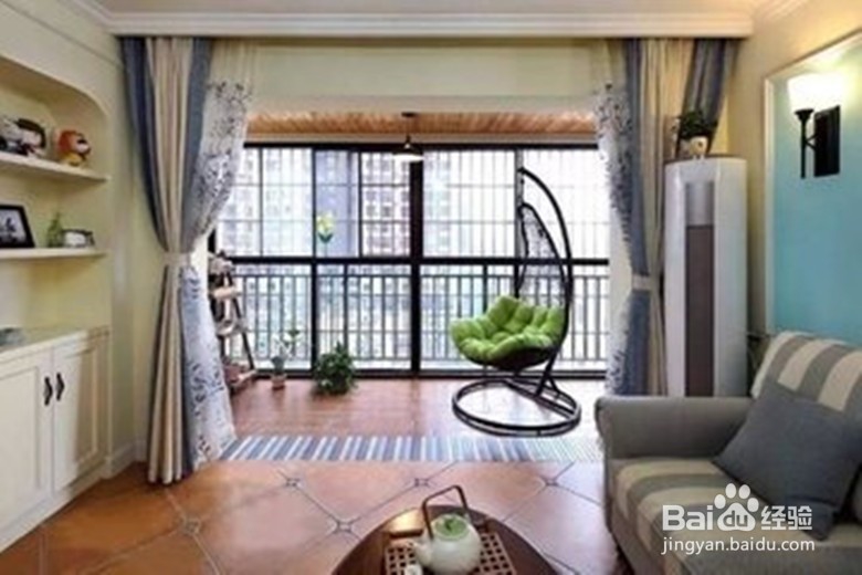 三面窗户的阳台怎么安窗帘