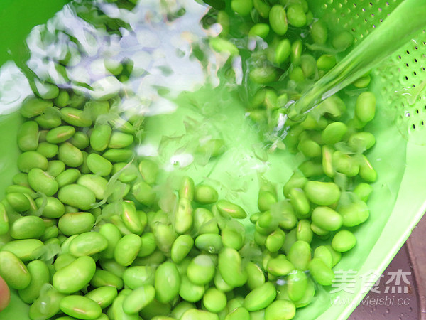 猪肚炒毛豆的做法