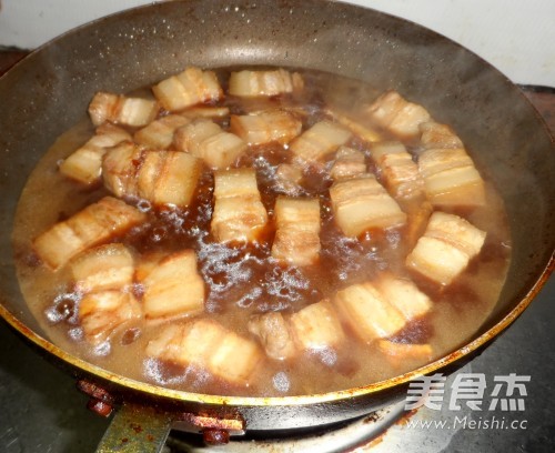 栗子红烧肉的做法