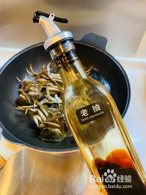 螃蟹炒年糕的做法